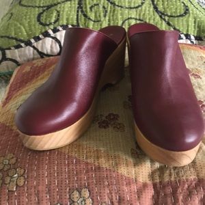 Anthropologie Clogs size 40/39, wine, NIB